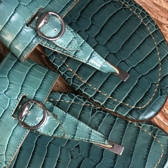 DKNY Crocodile Print Flat Thong Sandals 7 - Picture 2 of 5